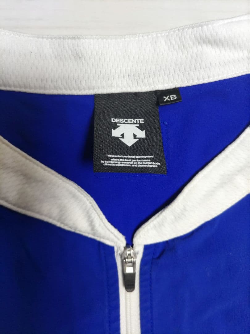 横浜DeNAベイスターズ　アップジャケット　DESCENTE