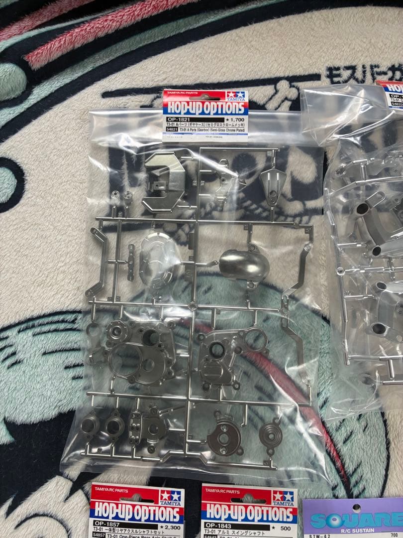 タミヤ 1/8 トリプルホイール デュアルライダー (セット内容は写真で確認)