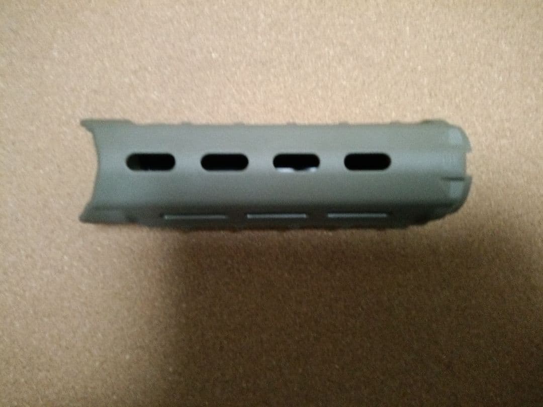 トイガン MOE M-LOK Hand Guard Carbine Length FDE