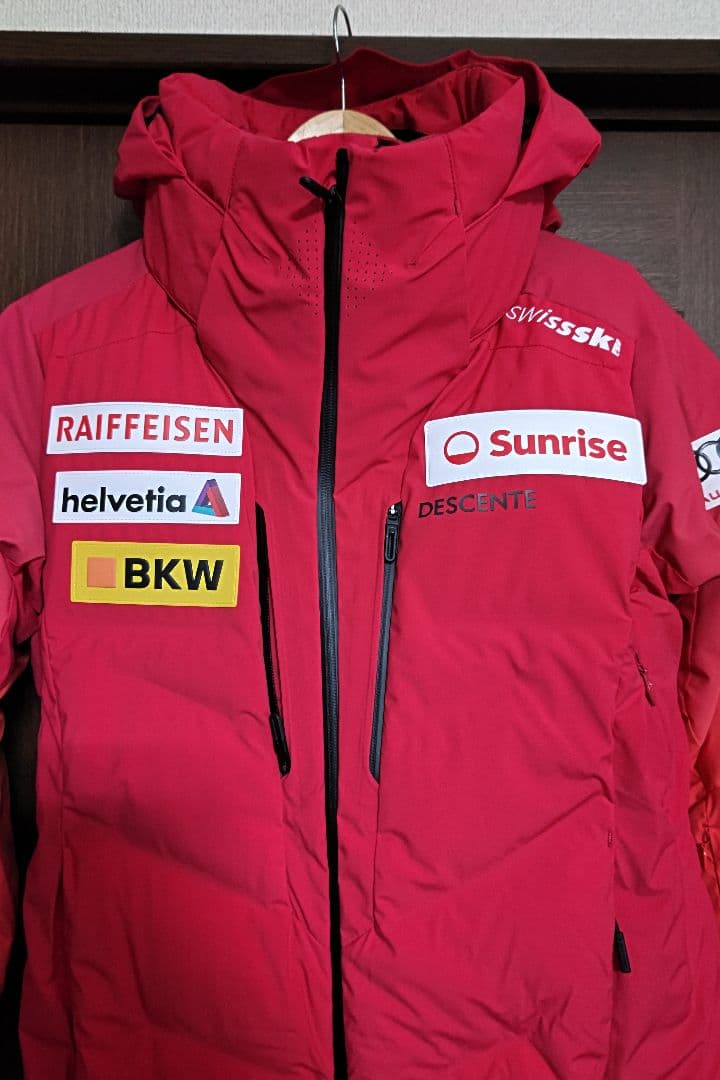 スキーウェア上下セットM表記ですがL相当DESCENTE Swiss SIO