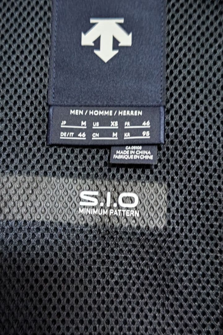 スキーウェア上下セットM表記ですがL相当DESCENTE Swiss SIO