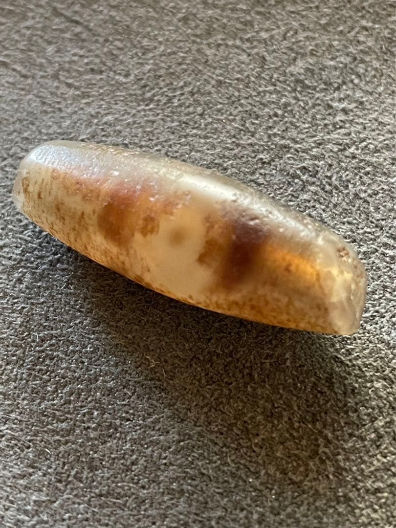 8〜12世紀ごろ　ブータン郊外出土品　古代天珠