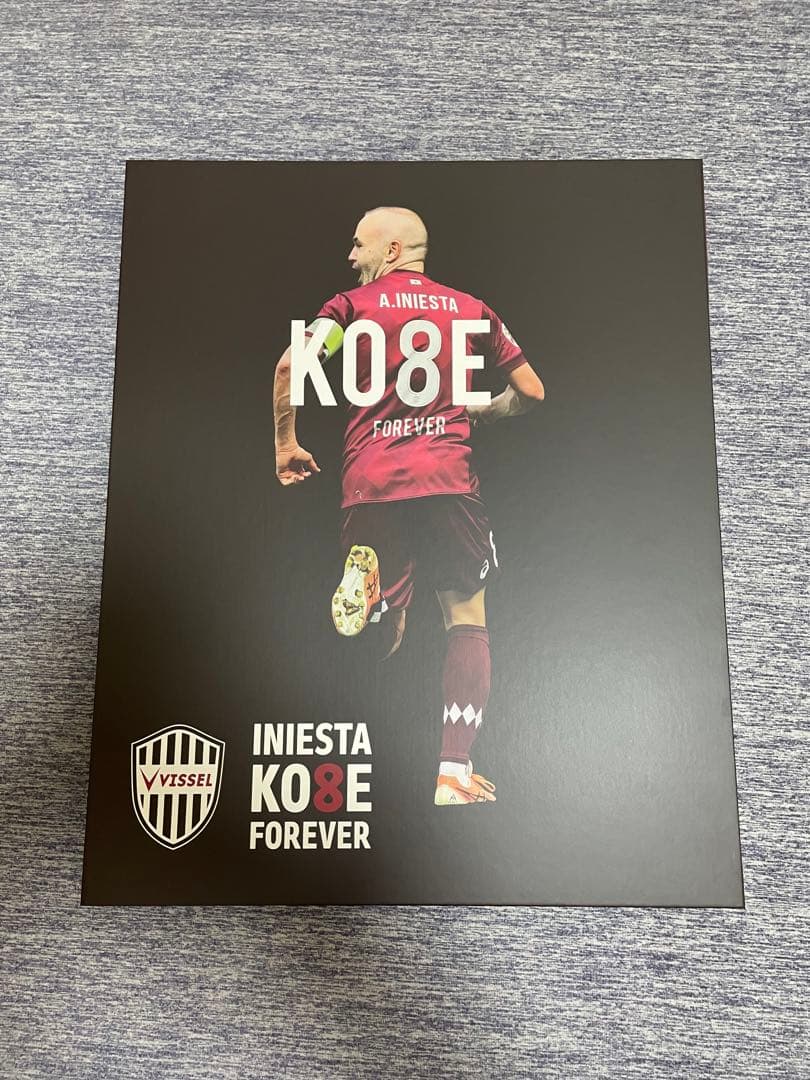 ヴィッセル神戸　イニエスタ　ユニフォーム　シリアルナンバー証明書付BOX