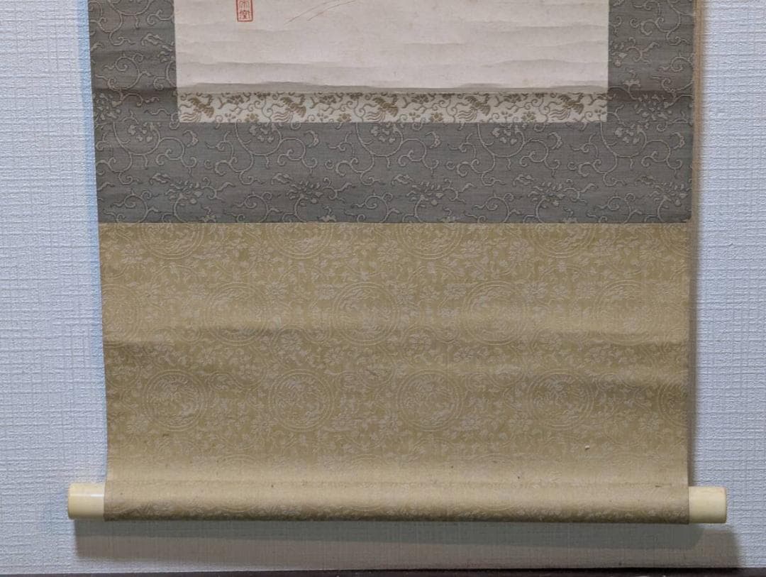 【真作】掛軸　初冬　優雅な花鳥画で季節を彩る　繊細な筆致　共箱入　T179