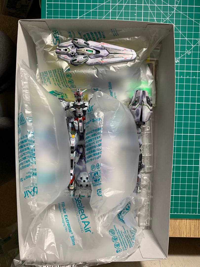 B*d様 HG ガンダムキャリバーン　リアル全塗装・ブラックライト発光仕様