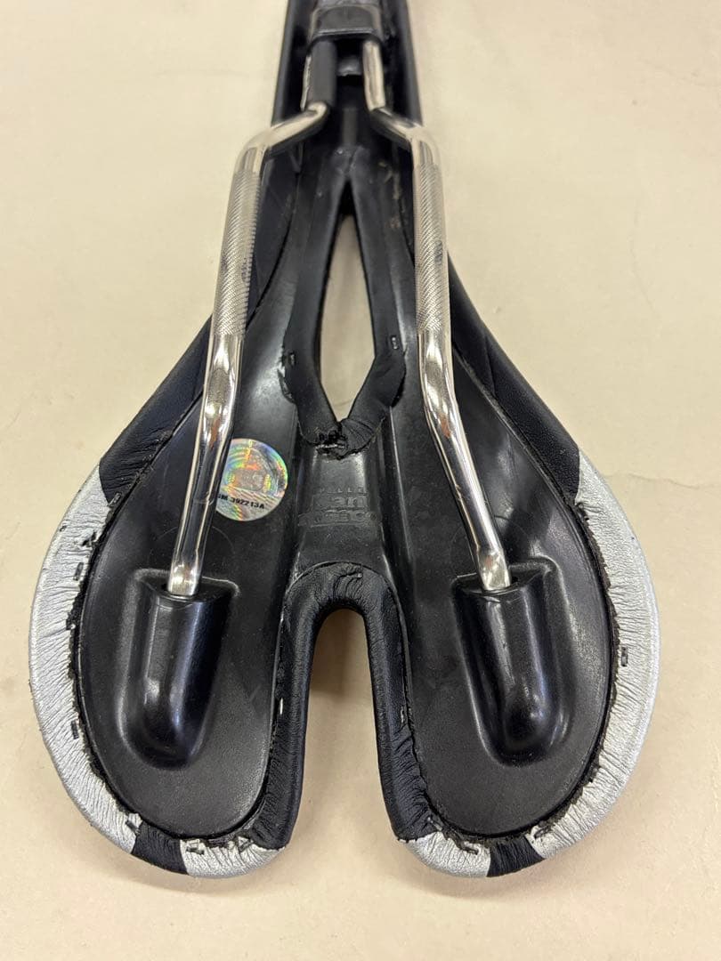 300【中古・美品】san marco　 ASPide　レーシングサドル