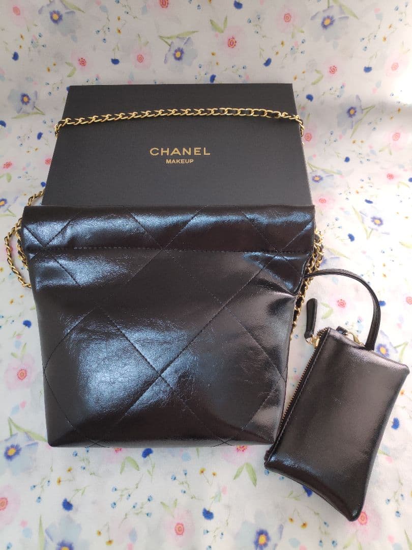 即納！CHANEL ノベルティ ショルダーバッグ パールチェーン ポーチ付き