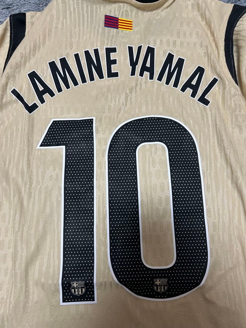 バルセロナ25-26 HAWAYユニフォームラミネヤマル Ｍサイズ