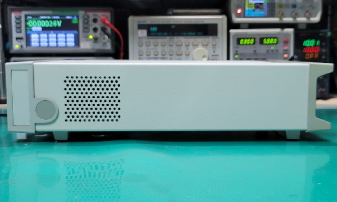 精密直流 電圧/電流発生器 ADVANTEST R6240A 0V-15V 4A