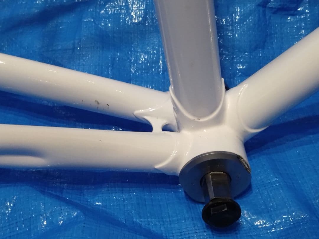 ピストフレーム　ヒコ　HIKO 　カラー「ホワイト」