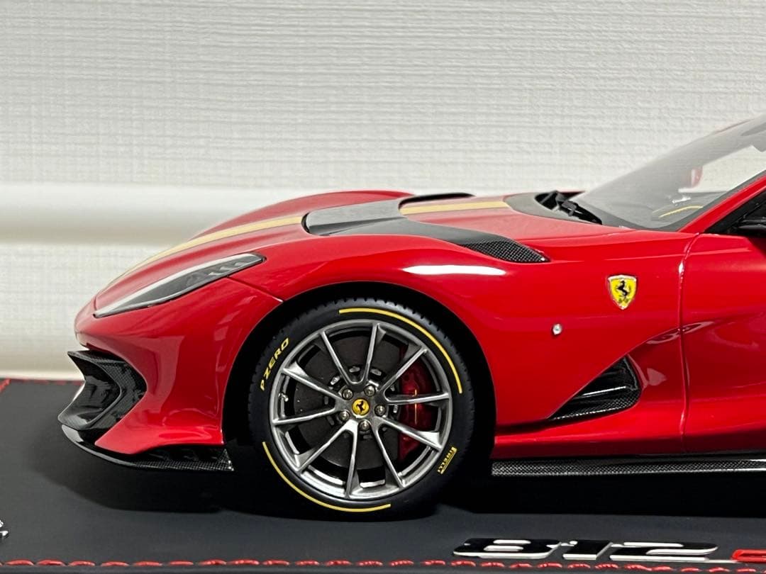 Ferrari 812 Competizione ミニカー 1/18 BBR