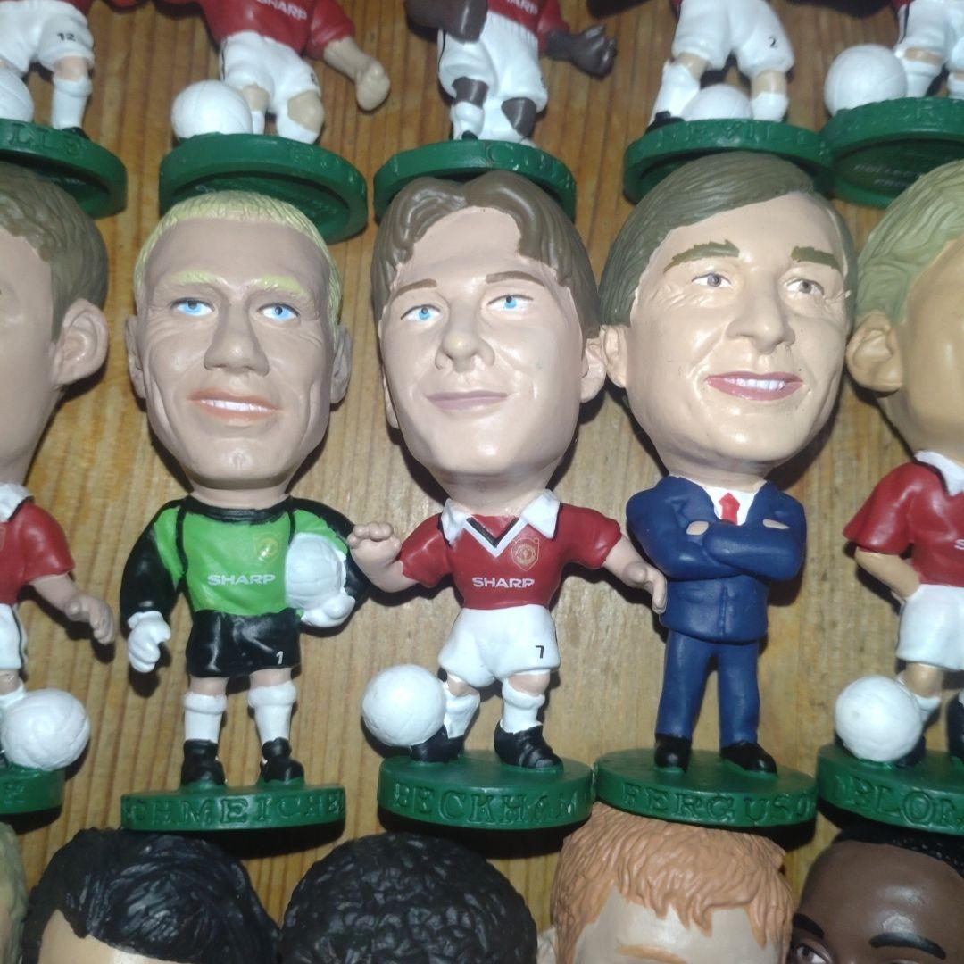 【激レア】マンチェスターUTD トレブルウィナーズ フィギュア18体セット