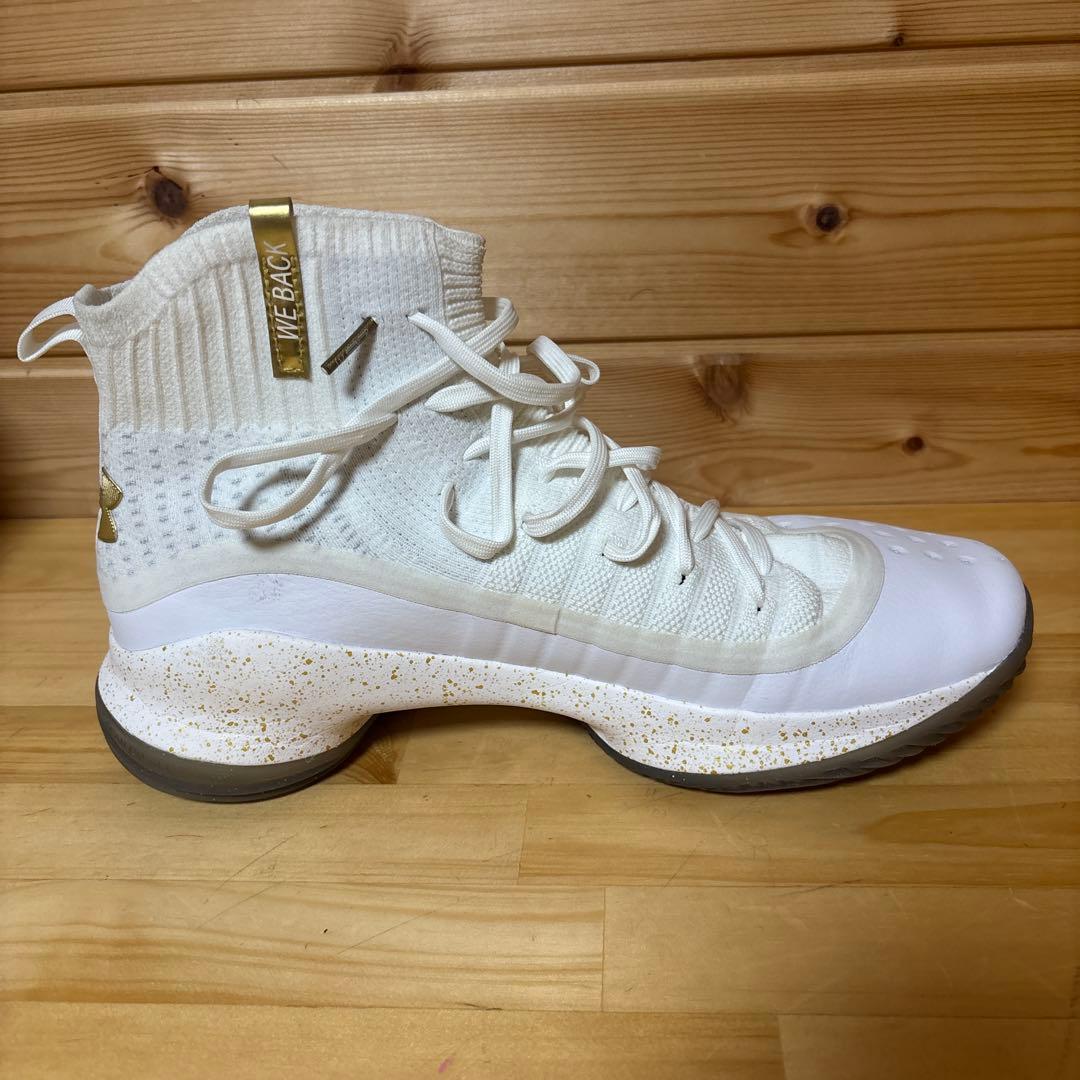 Under Armour Curry 4 ホワイト/ゴールド　28cm