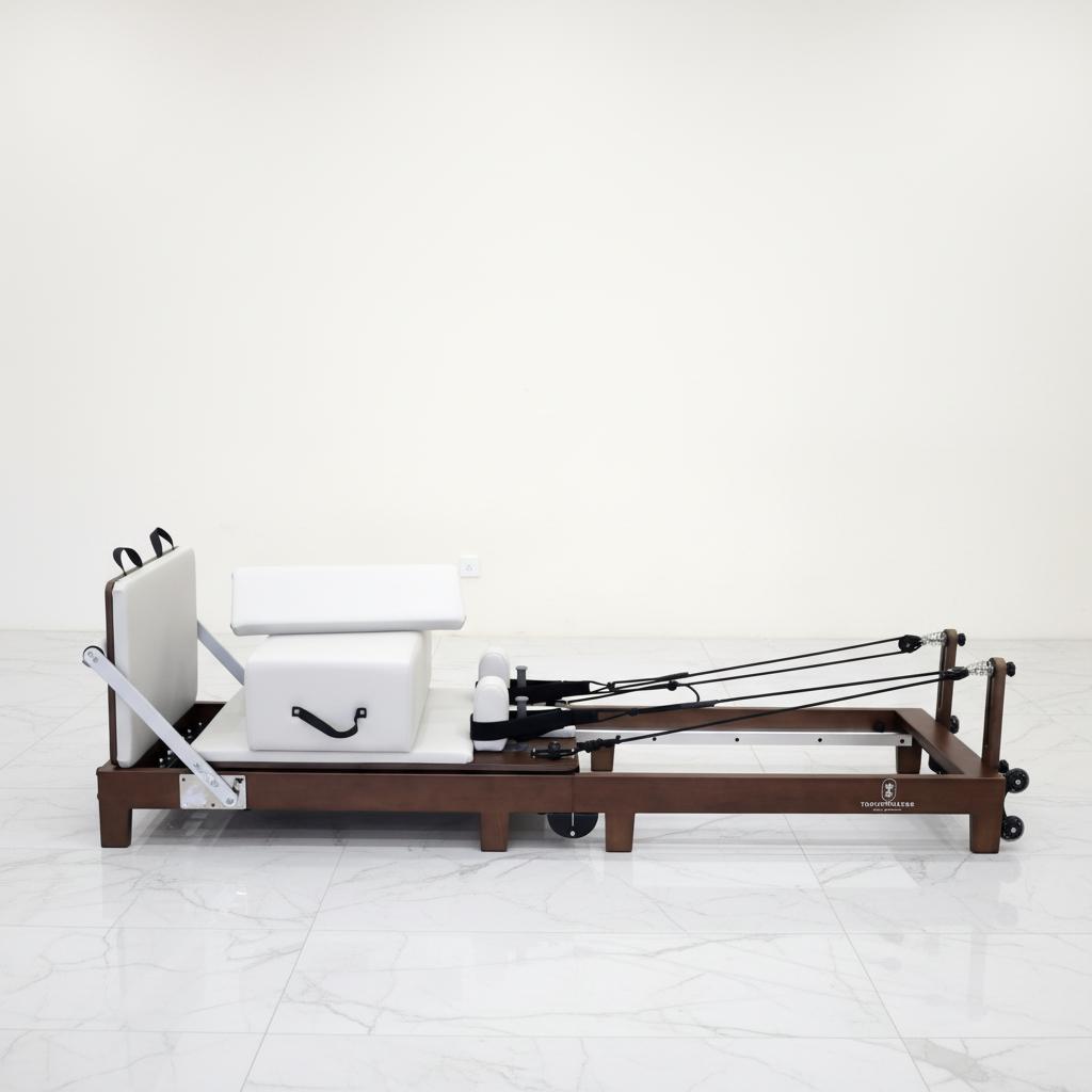 ［送料込み新品］ダークウッドピラティスリフォーマー セット