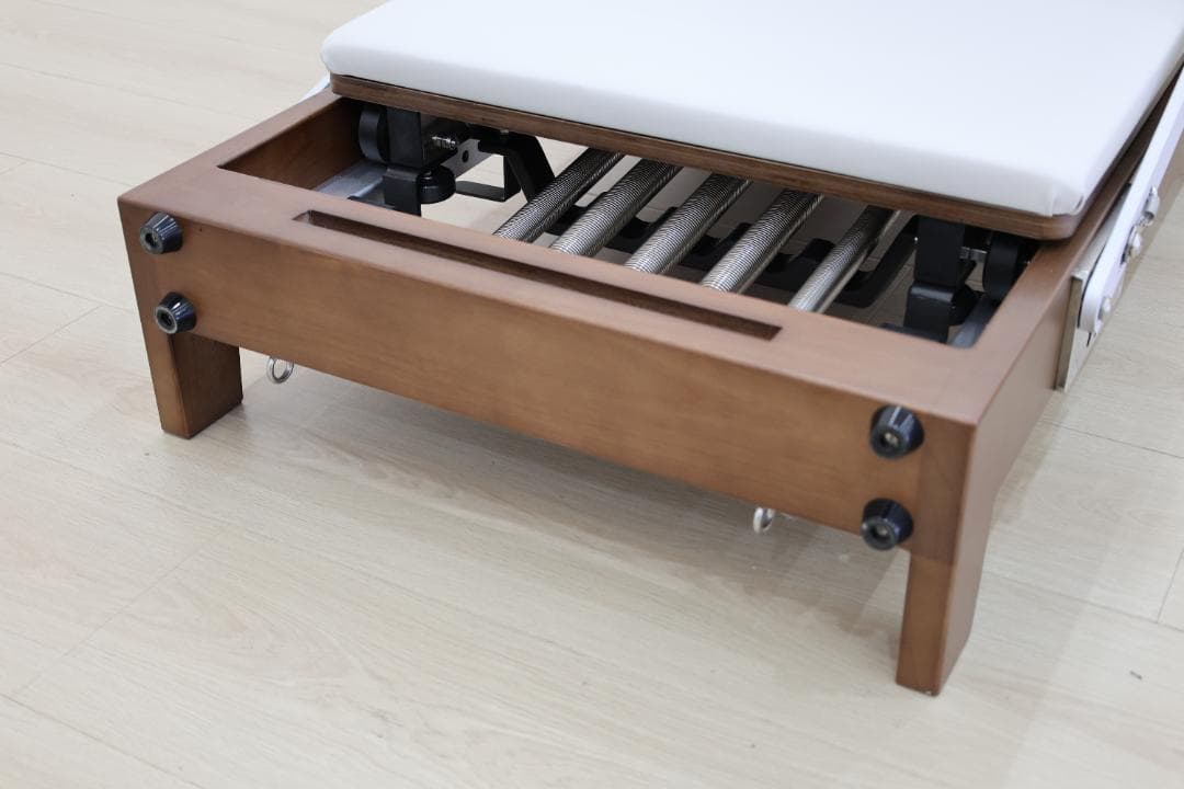 ［送料込み新品］ダークウッドピラティスリフォーマー セット