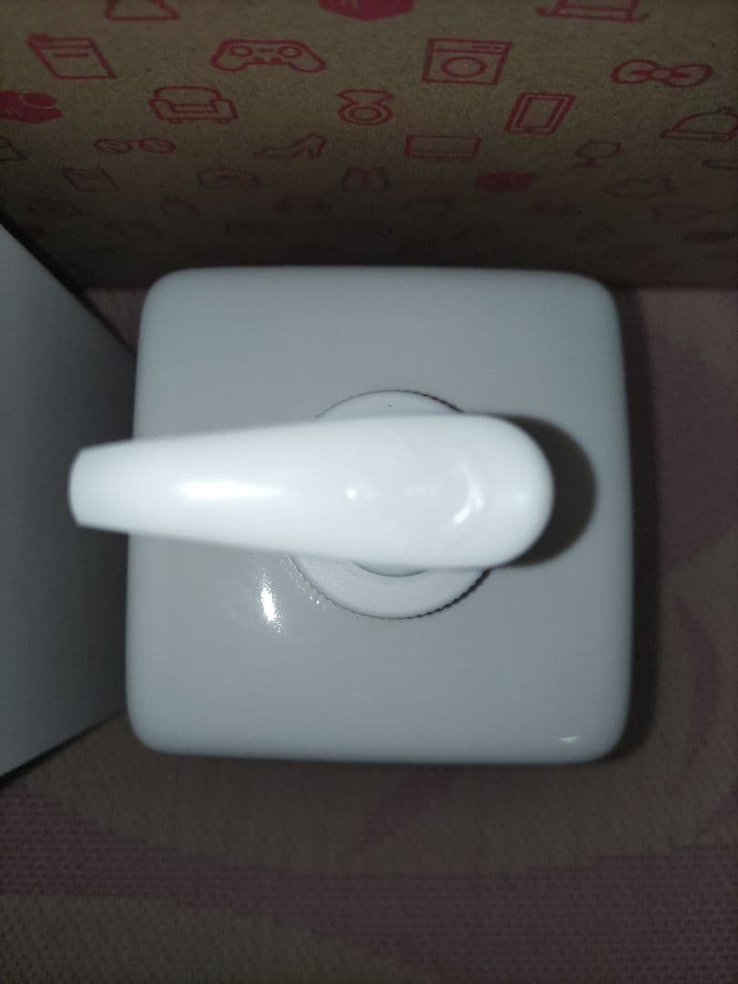 希少　テイルズ　オブ　ゼスティリア　ソープディスペンサー　缶バッジ付き　磁器