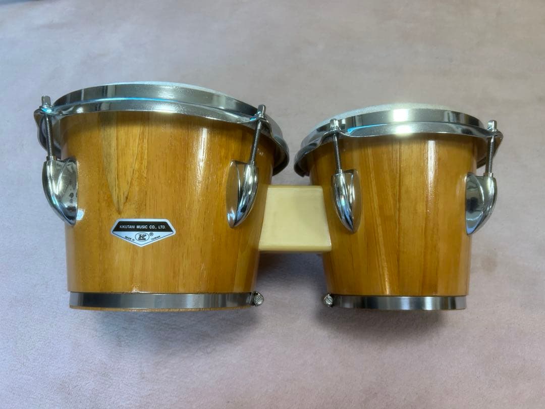 ボンゴ 天然木仕上げ 動物皮ヘッド