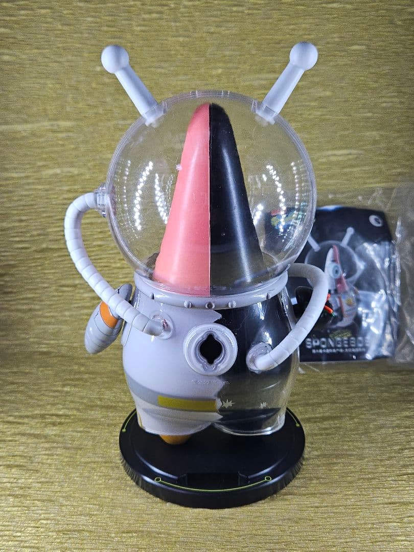 パトリック・スター 宇宙服 フィギュア　スポンジ・ボブ