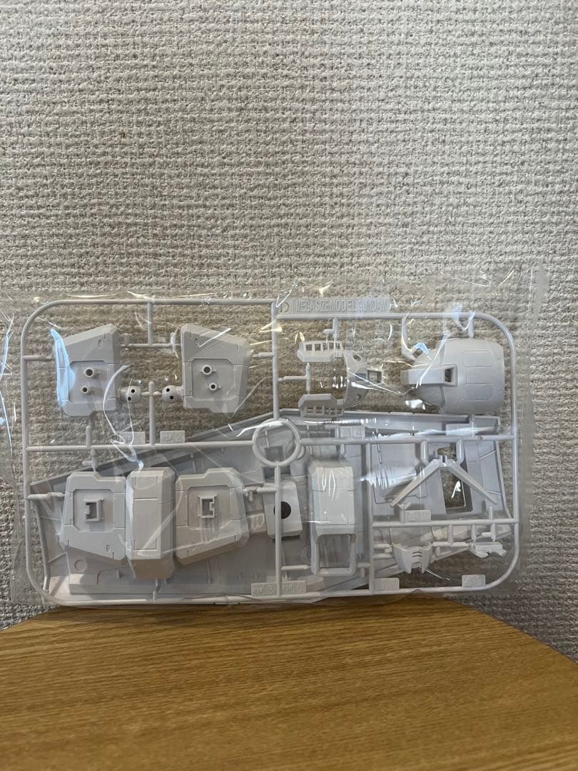 A賞 メガサイズモデル RX-78-2 ガンダム ソリッドクリアスタンダード