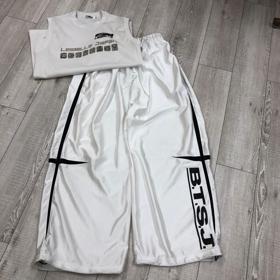 ボディコンバット　レスミルズ　激レア商品　十字架ロングパンツ　イベント早い者勝ち