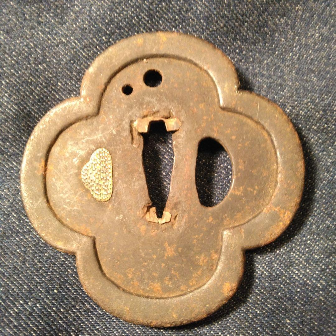 古い刀の花形 鉄製 鍔(つば) 骨董　刀　文鎮