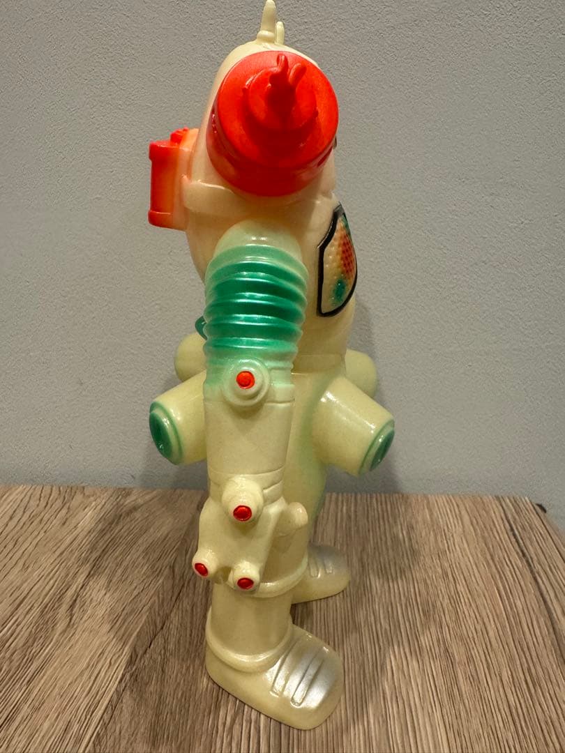 ブルマァクの怪獣シリーズ ウルトラセブン キングジョー蓄光版