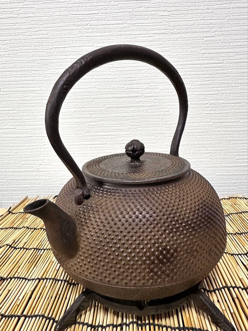 未使用品、栞付　南部徳秀　佐藤 徳秀造 南部形アラレ　南部鉄瓶　南部鉄器