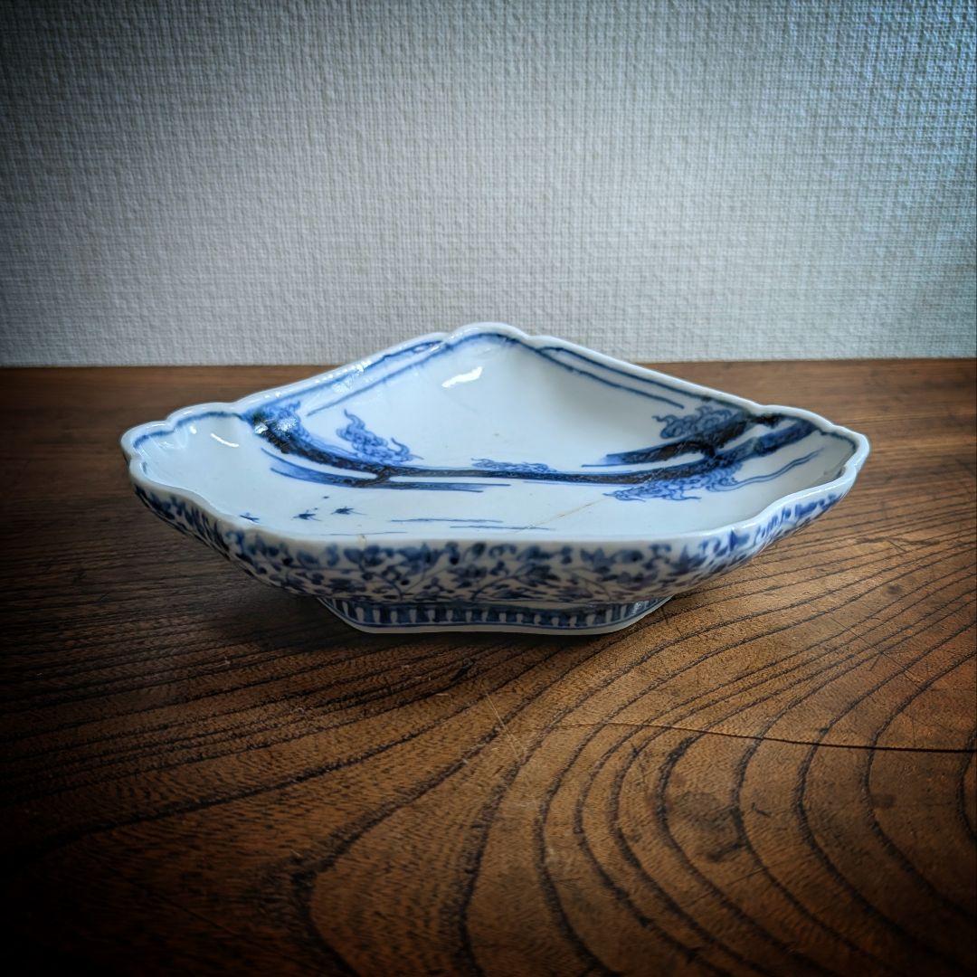 ​【骨董】古伊万里 染付 山水文 変形皿 焼き継ぎ 富士山 唐草