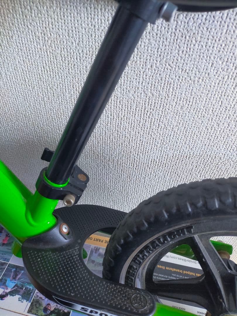 ストライダー　スポーツモデル　グリーン　正規品　バランスバイク　12インチ