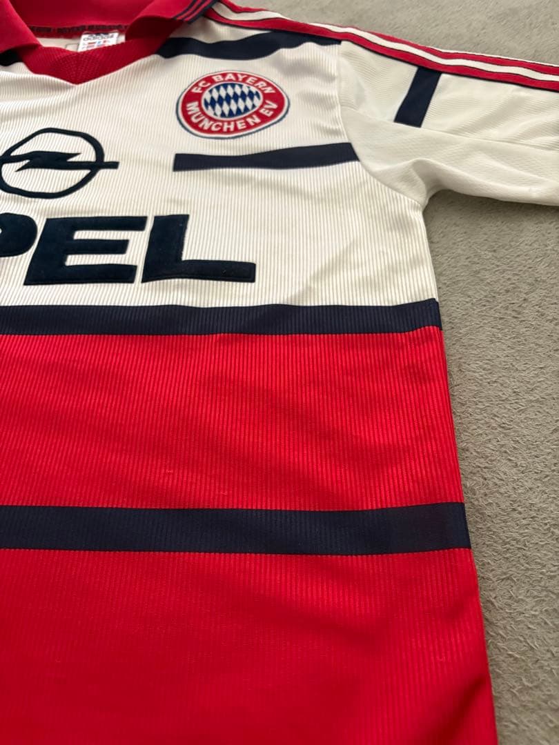 バイエルン　サッカーユニフォームadidas 90s ヴィンテージ　ユニセックス