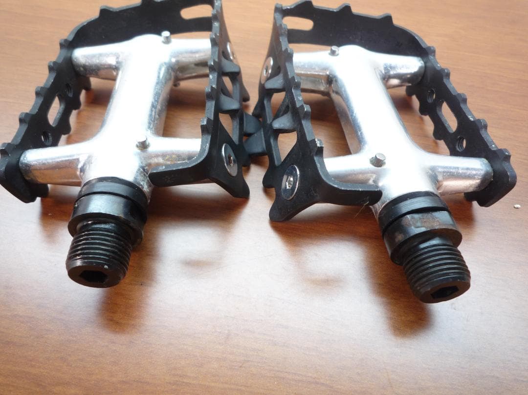 Shimano DEORE XT PD-M735 ペダル