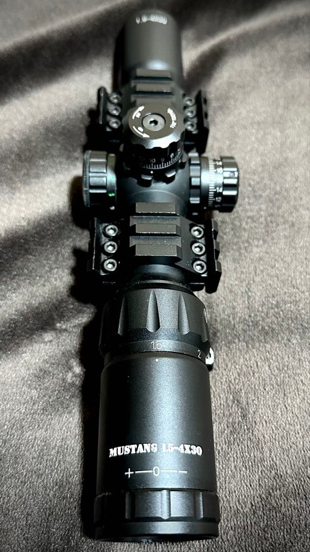 VECTOR OPTICS Mustang 1.5-4x30 スコープ