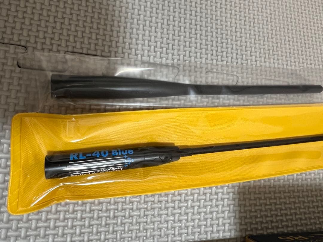 使用感なし　ICOM IC-R6 広帯域ハンディレシーバー　航空無線