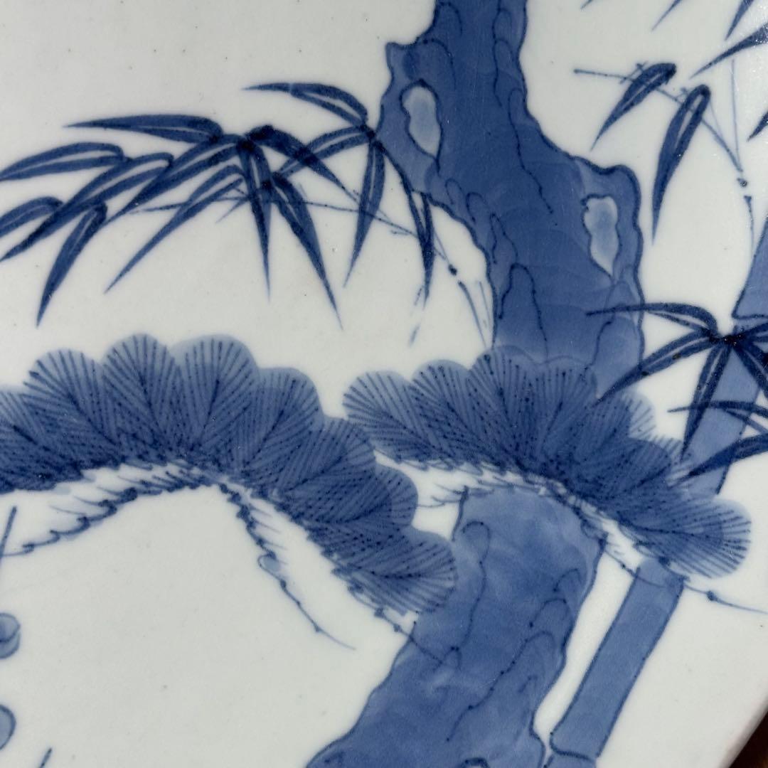 江戸後期　染付松竹梅大皿　後期鍋島　三方兜唐花文　高台櫛目文　桐箱付　34cm