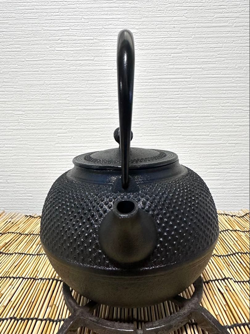 未使用品、供箱、タグ付　南部池永造　１５型福禄アラレ　南部鉄瓶　南部鉄器　鉄瓶