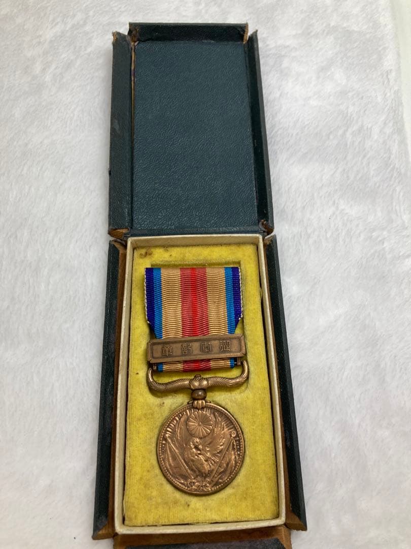 勲五等双光旭日章　勲六等瑞宝　満州事変 従軍記章　那事変従軍記章　勲章