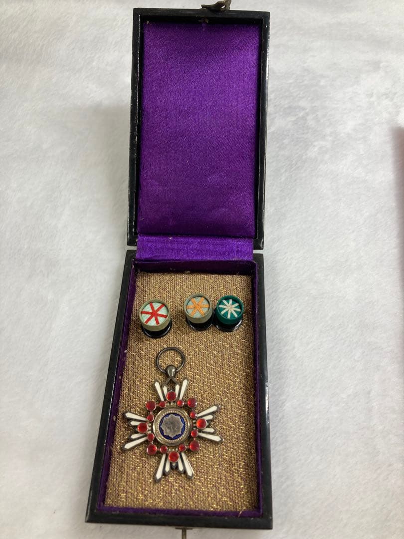 勲五等双光旭日章　勲六等瑞宝　満州事変 従軍記章　那事変従軍記章　勲章