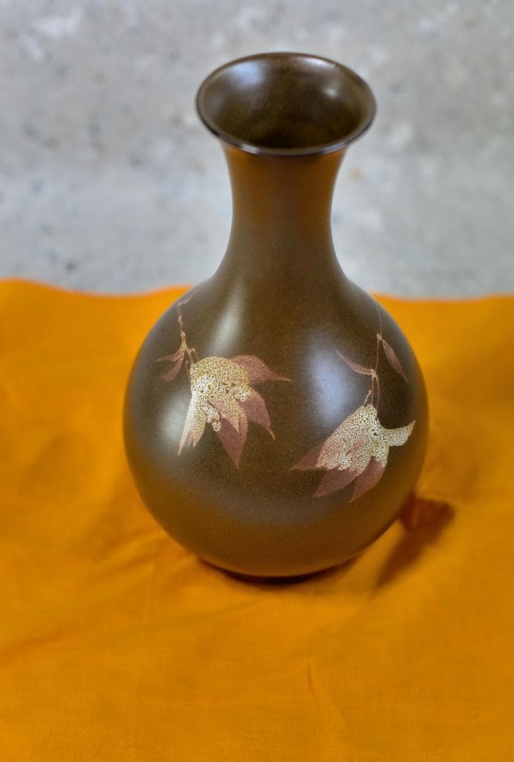 佐渡、伊藤赤水作　花入れ　無名異焼　人間国宝　共箱