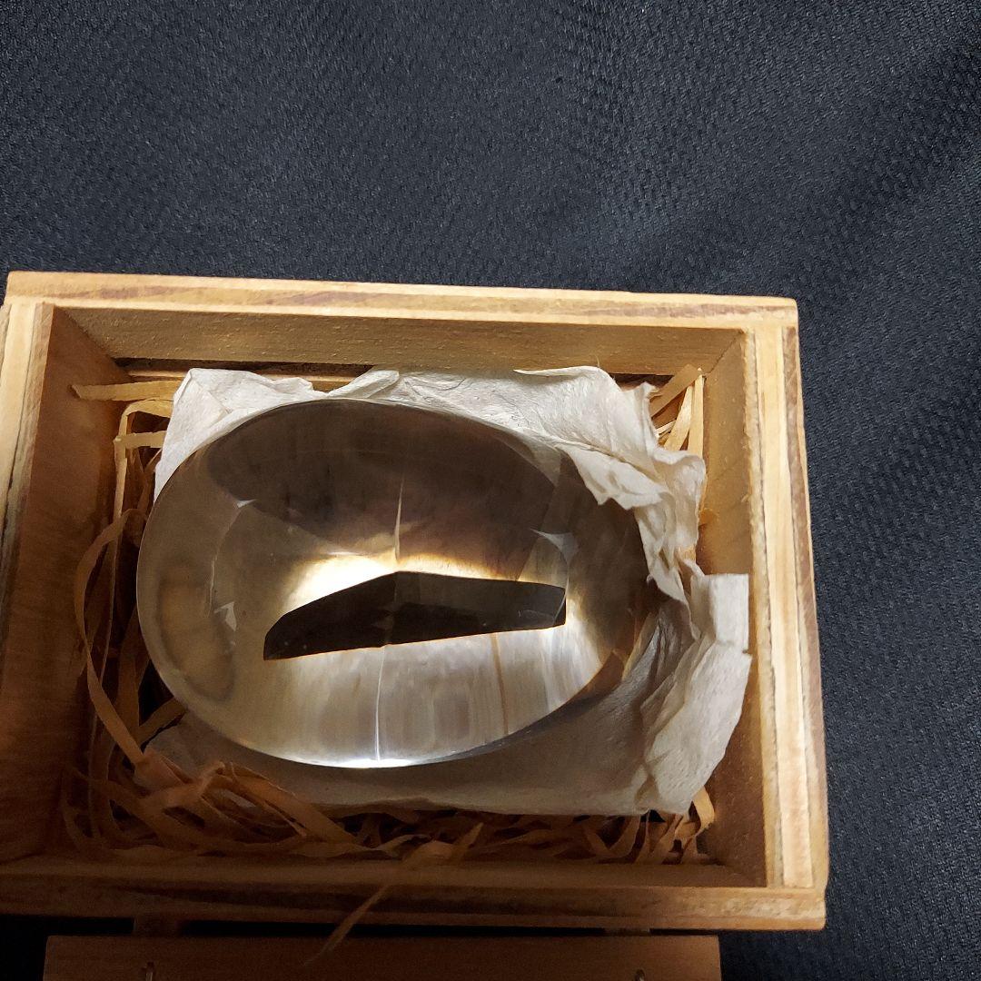 水晶のなかに謎のもの