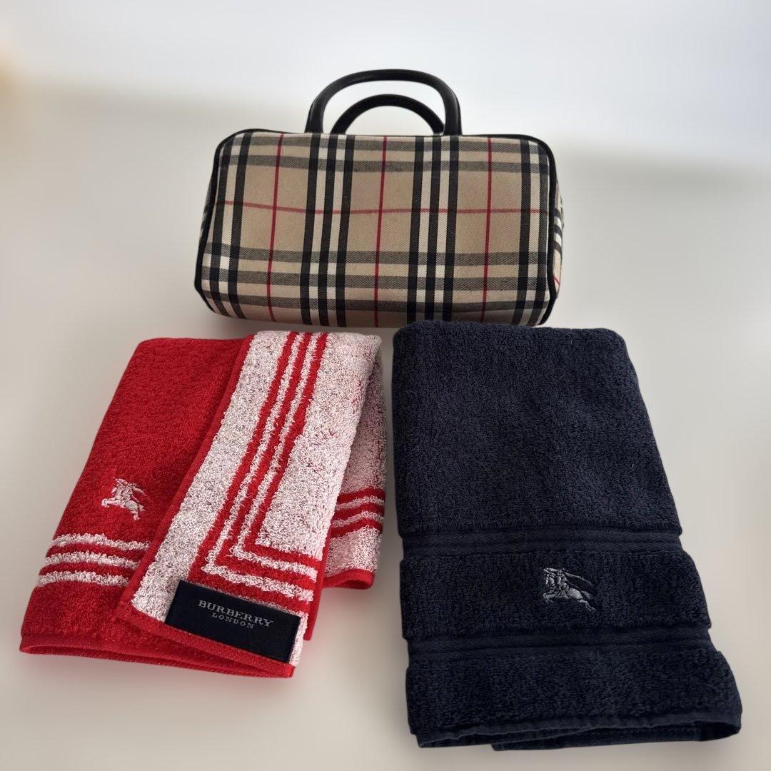 バーバリー ポーチ　ゴルフボールケース　＆　タオルハンカチ２枚