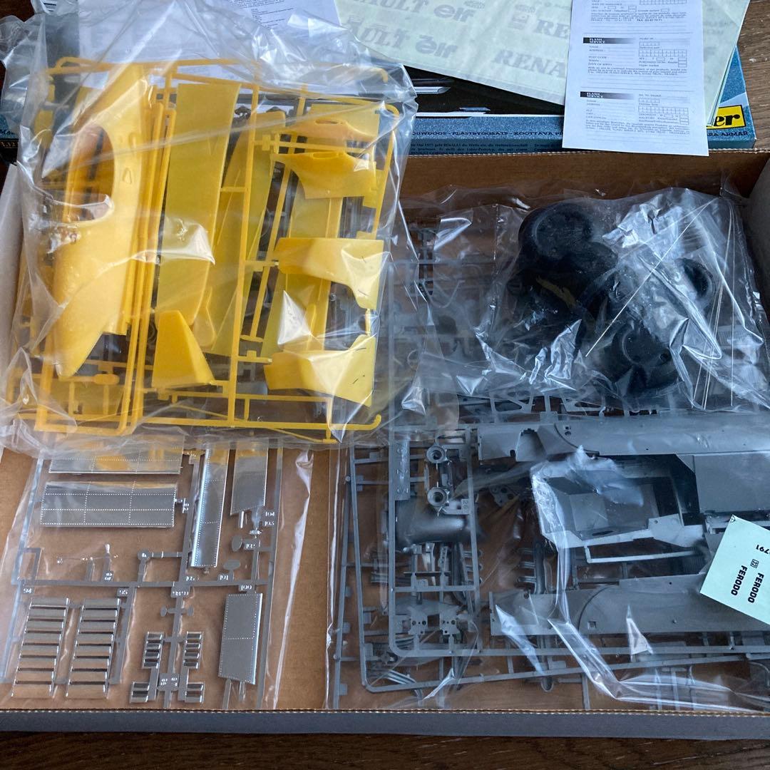 Heller 1/12 RENAULT ルノー F1 RE20/23 1980