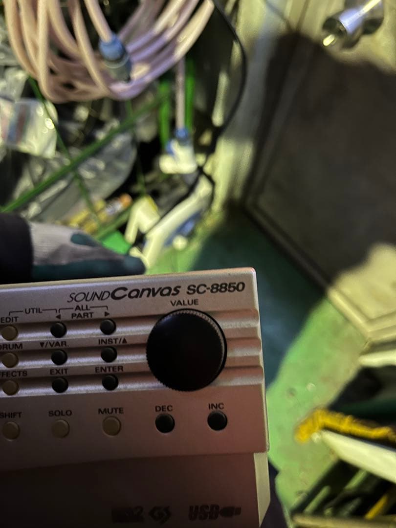 中古品　Roland SC-8850 音源モジュール　ローランド