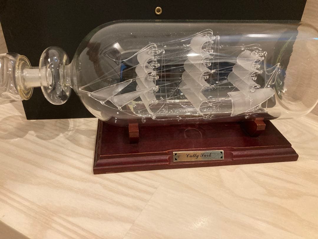 Cully Park ガラス製ボトルシップ