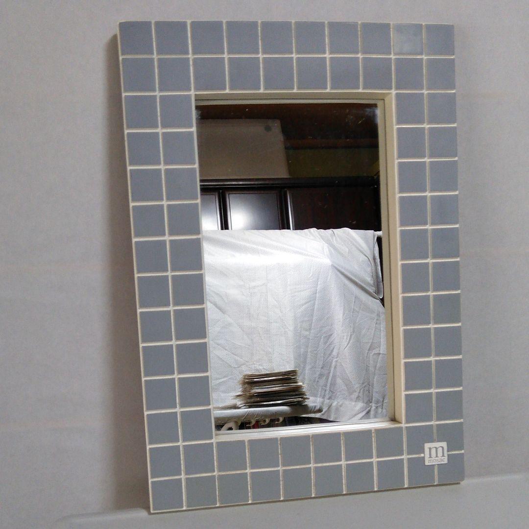 額縁入り鏡です。