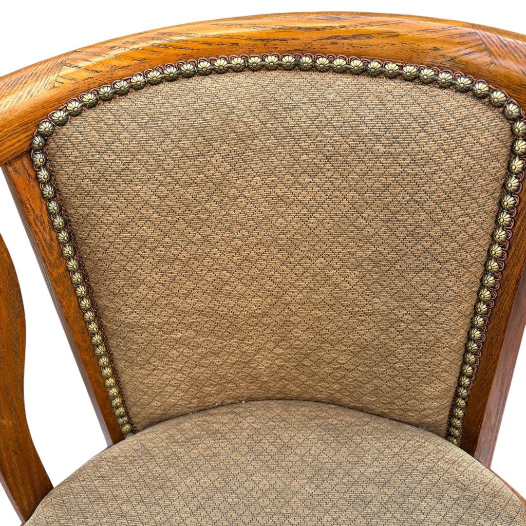 ② アンティーク 椅子 ヴィンテージ インテリア 木製チェア　スタッズ　ベージュ