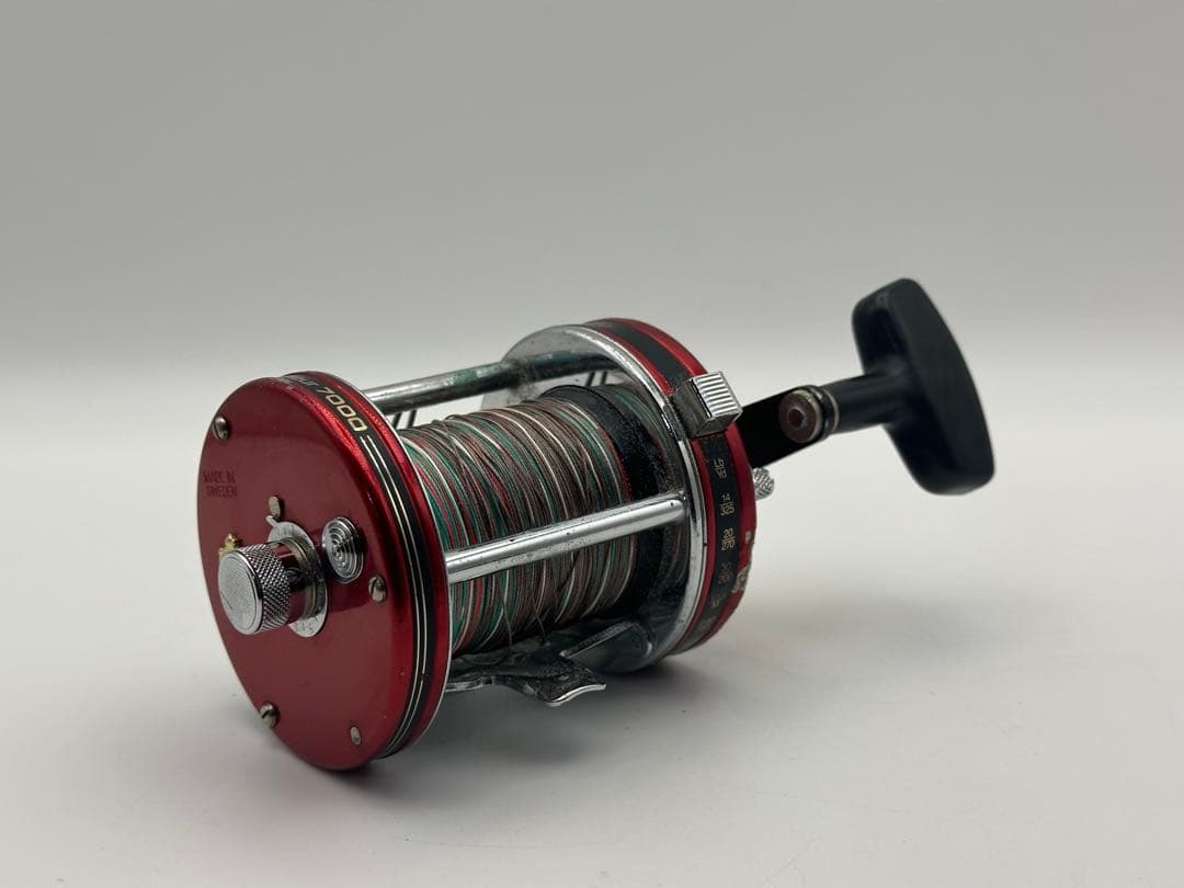 アンバサダー　7000 赤 ベイトリール 赤 325ヤード