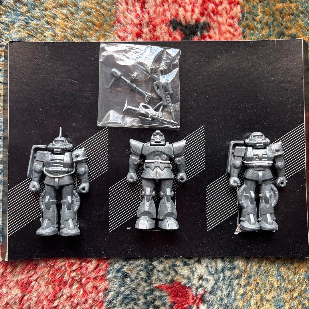 クローバー社　機動戦士ガンダム シャア専用ザク、ドム、ザクの 3体セット