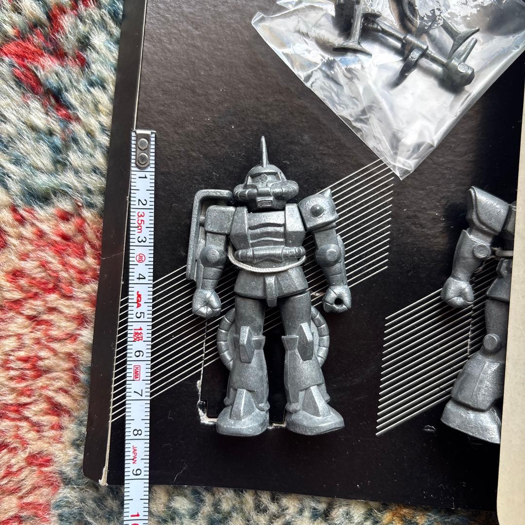 クローバー社　機動戦士ガンダム シャア専用ザク、ドム、ザクの 3体セット