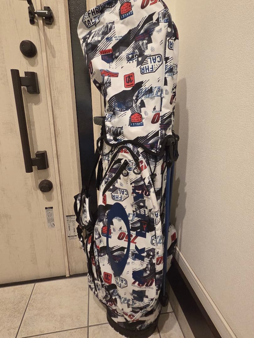 OAKLEY　オークリースタンド式キャディバッグ