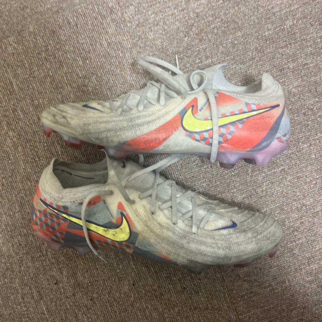 Nike サッカーシューズ ファントムgx 限定カラー